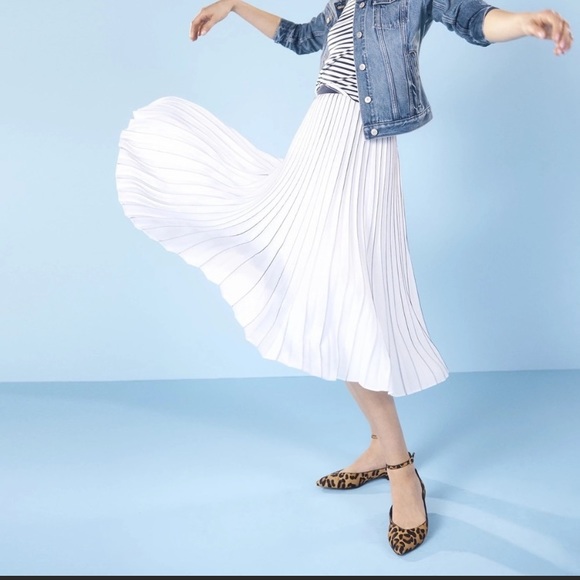 ** SOLD ** Pleated White & Navy Striped Midi Skirt - Picture 1 of 8